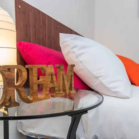 Sunny By Wonderful Italy * Turin